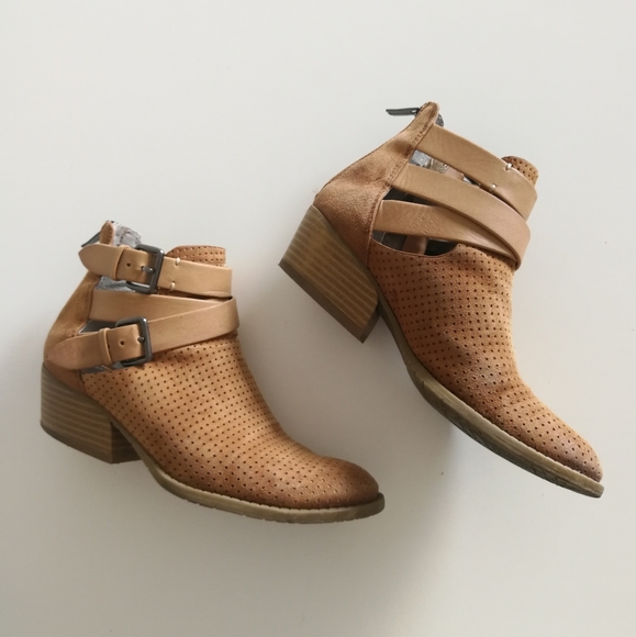 Kenneth Cole Raw Luck Strappy Cutout Ankle Booties - Picture 2 of 8